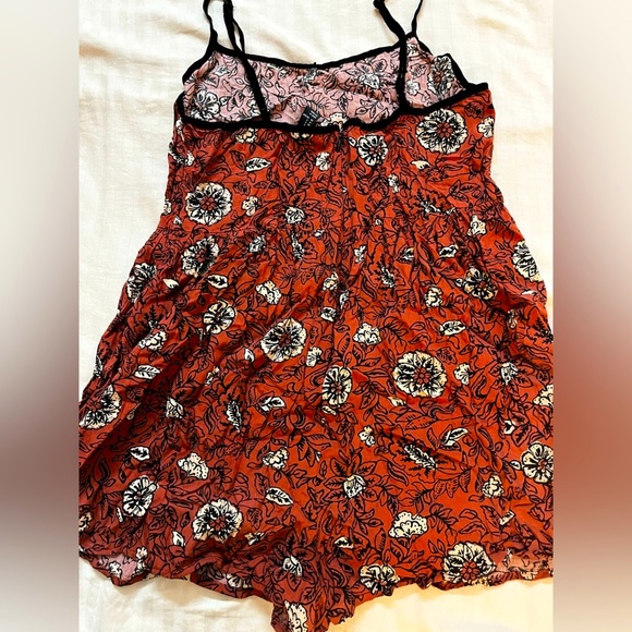 Forever 21 Shorts Jumpsuit - Picture 6 of 10